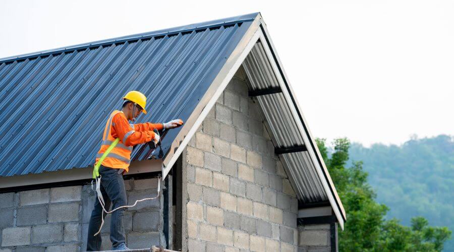 Professional gutter cleaning in Preston, MS